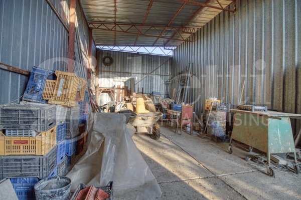 locale di sgombero in vendita a Fonte Nuova in zona Torre Lupara