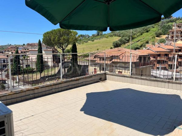 appartamento in vendita a Fonte Nuova in zona Santa Lucia