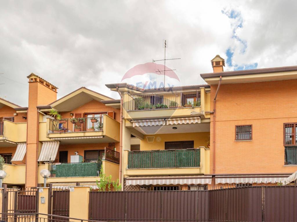 appartamento in vendita a Fonte Nuova in zona Torre Lupara