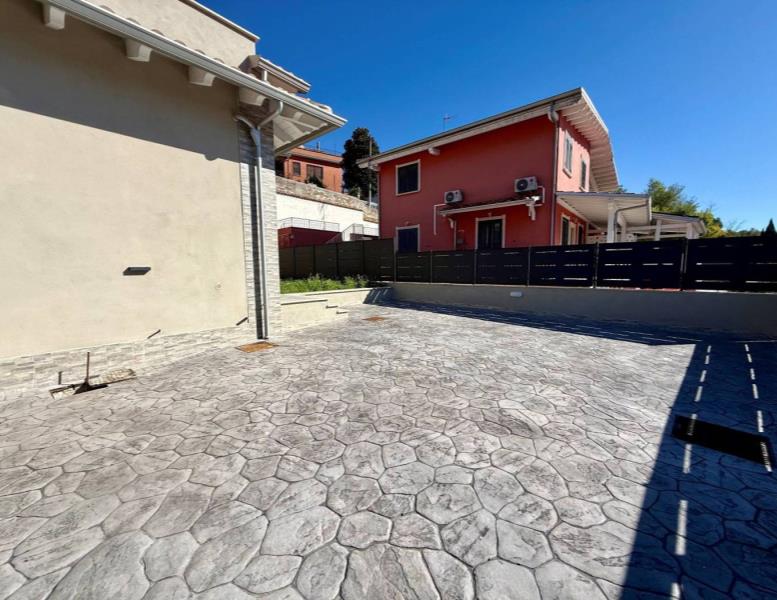 casa indipendente in vendita a Fonte Nuova in zona Santa Lucia