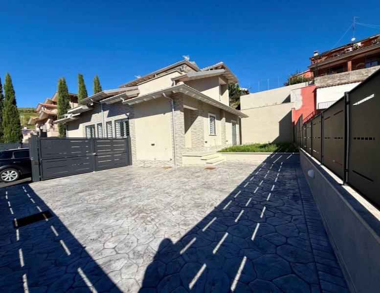 casa indipendente in vendita a Fonte Nuova in zona Santa Lucia