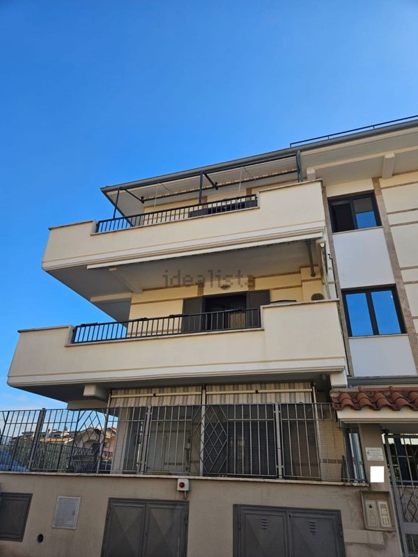 appartamento in vendita a Fonte Nuova in zona Santa Lucia