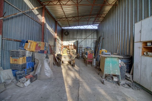 locale di sgombero in vendita a Fonte Nuova in zona Torre Lupara