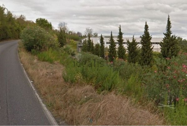 locale di sgombero in vendita a Fonte Nuova