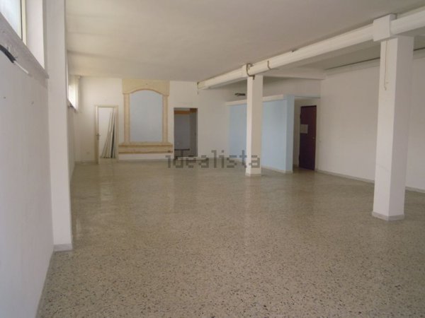 locale di sgombero in vendita a Fonte Nuova in zona Santa Lucia