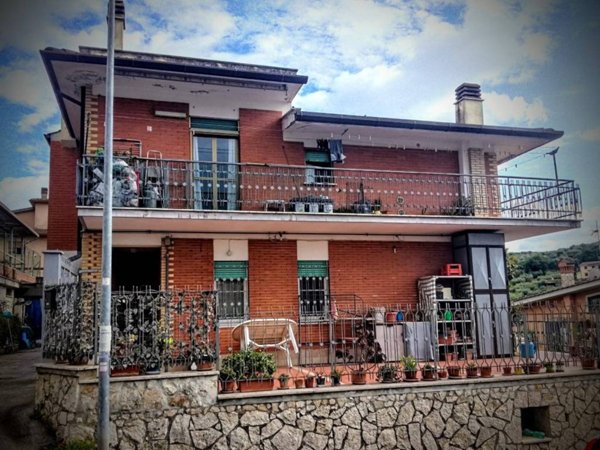 appartamento in vendita a Fonte Nuova in zona Santa Lucia