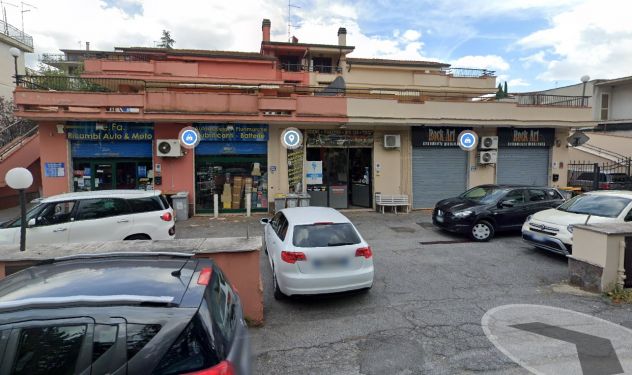 locale commerciale in vendita a Fonte Nuova