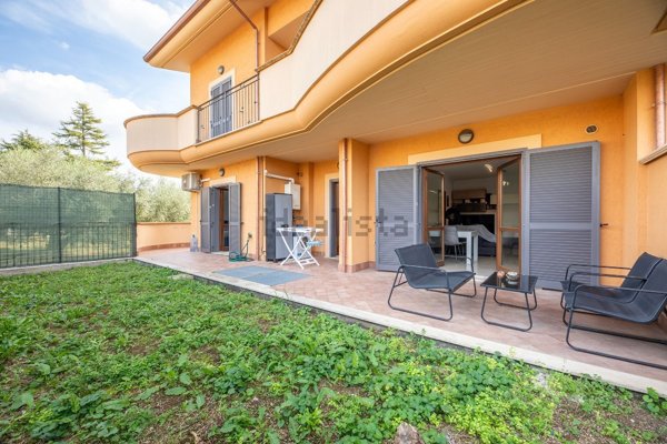 appartamento in vendita a Fonte Nuova in zona Santa Lucia