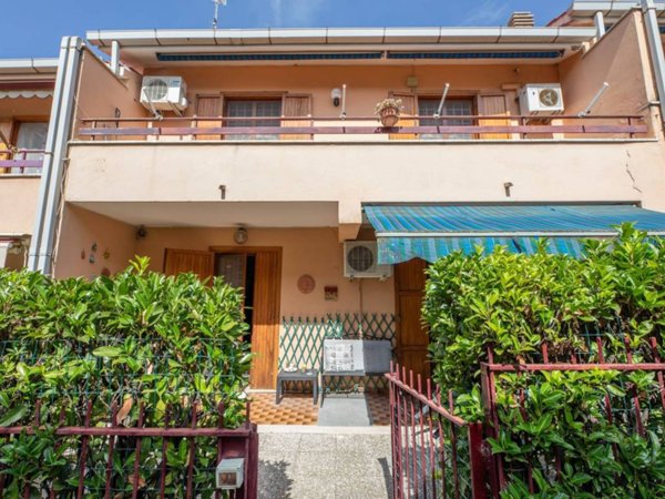 casa indipendente in vendita a Fonte Nuova in zona Torre Lupara