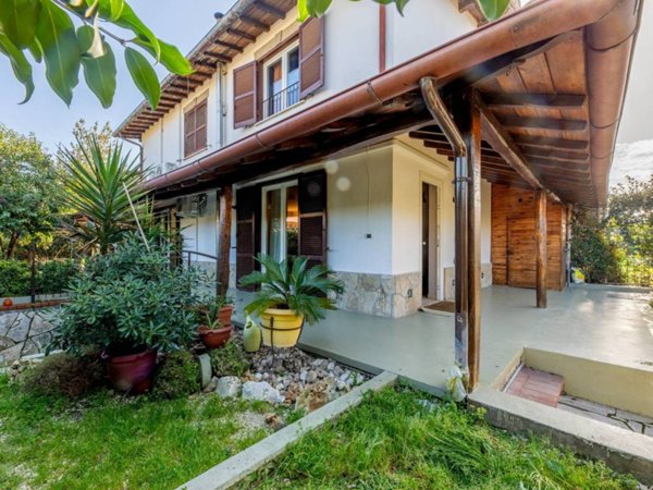 casa indipendente in vendita a Fonte Nuova in zona Santa Lucia