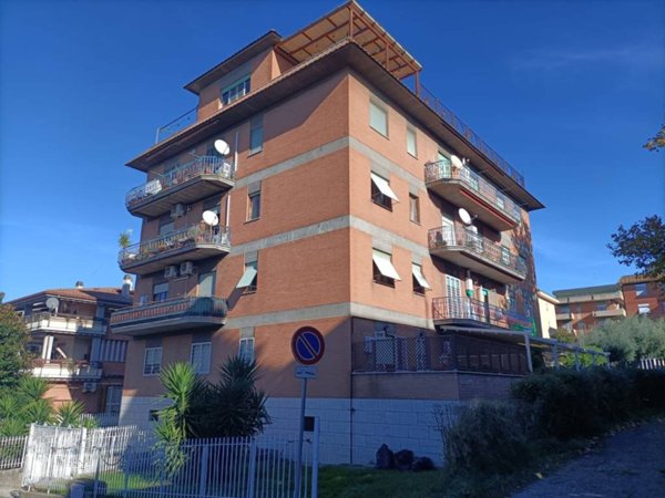 appartamento in vendita a Fonte Nuova in zona Torre Lupara