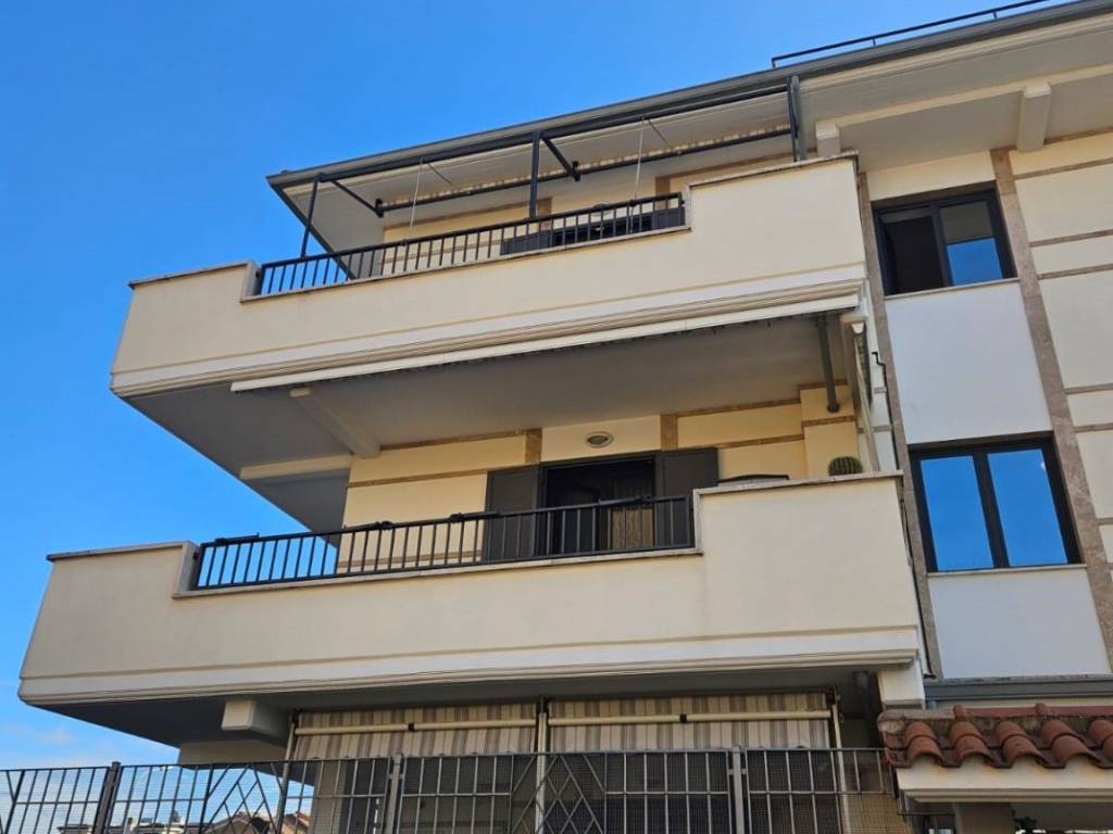 appartamento in vendita a Fonte Nuova in zona Santa Lucia