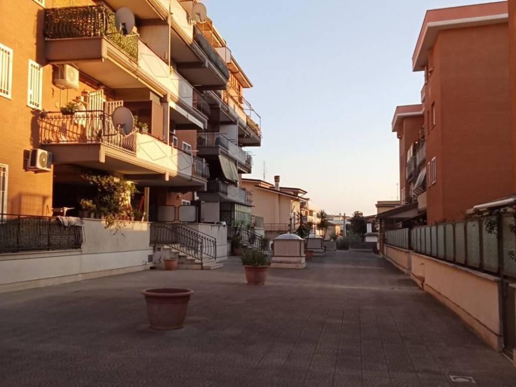 appartamento in vendita a Fonte Nuova in zona Santa Lucia