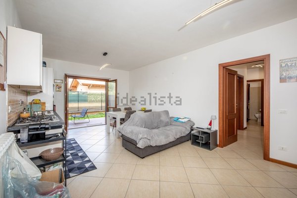 appartamento in vendita a Fonte Nuova in zona Santa Lucia