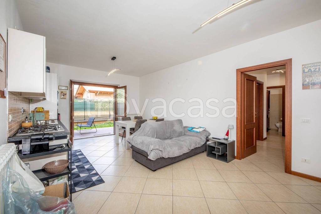 appartamento in vendita a Fonte Nuova in zona Santa Lucia