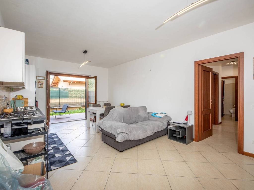 appartamento in vendita a Fonte Nuova in zona Santa Lucia