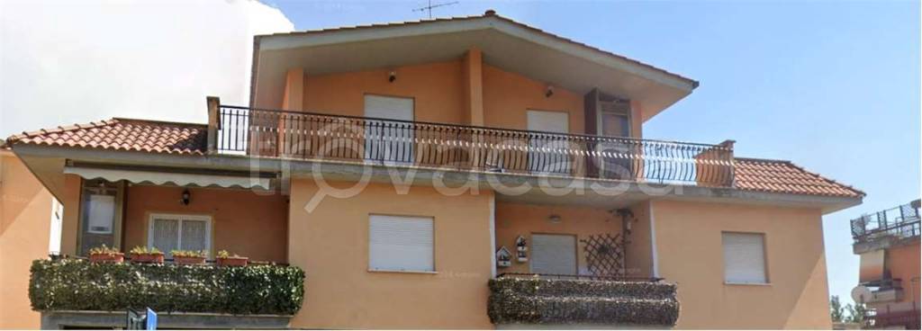 appartamento in vendita a Fonte Nuova in zona Santa Lucia