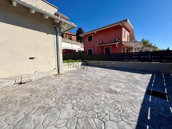 casa indipendente in vendita a Fonte Nuova in zona Santa Lucia