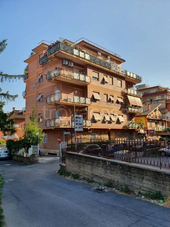 appartamento in vendita a Fonte Nuova in zona Torre Lupara