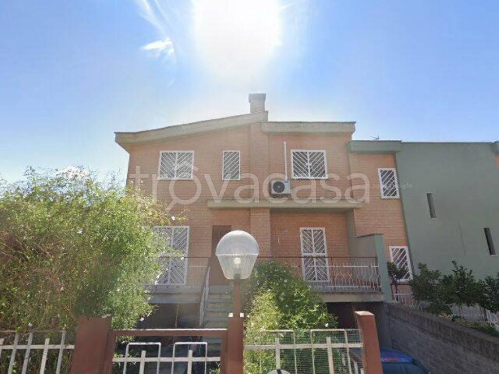 appartamento in vendita a Fonte Nuova in zona Torre Lupara