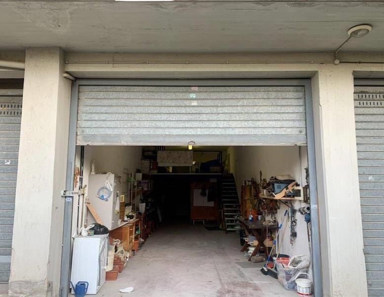 locale di sgombero in vendita a Fonte Nuova in zona Torre Lupara