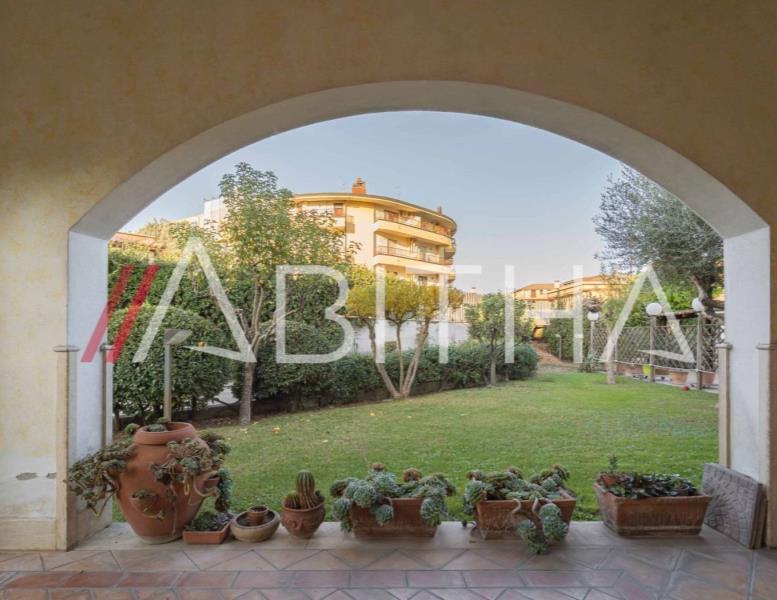 casa indipendente in vendita a Fonte Nuova in zona Santa Lucia