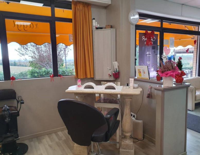 negozio in vendita a Fonte Nuova in zona Torre Lupara