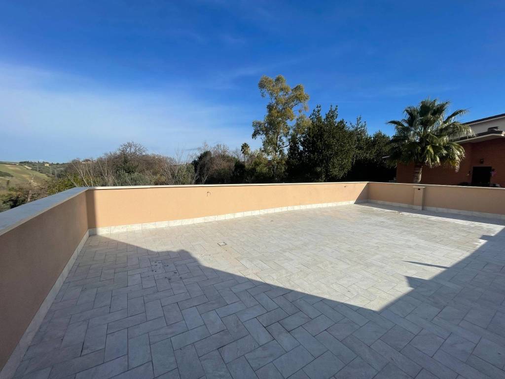 appartamento in vendita a Fonte Nuova in zona Torre Lupara