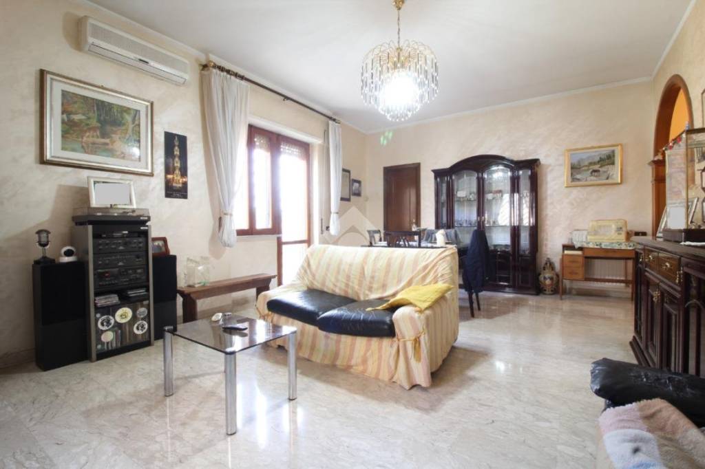 appartamento in vendita a Fonte Nuova in zona Torre Lupara