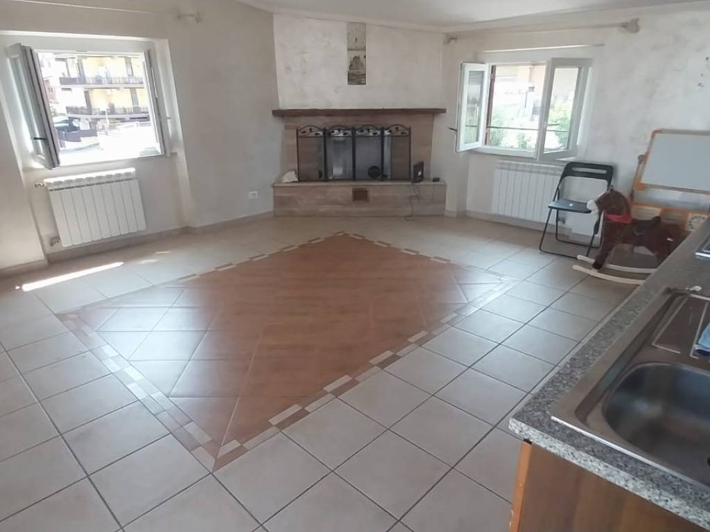 appartamento in vendita a Fonte Nuova in zona Torre Lupara