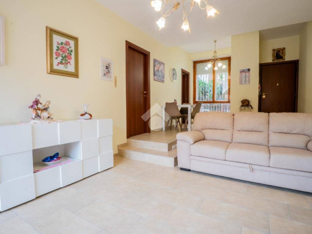 appartamento in vendita a Fonte Nuova in zona Torre Lupara