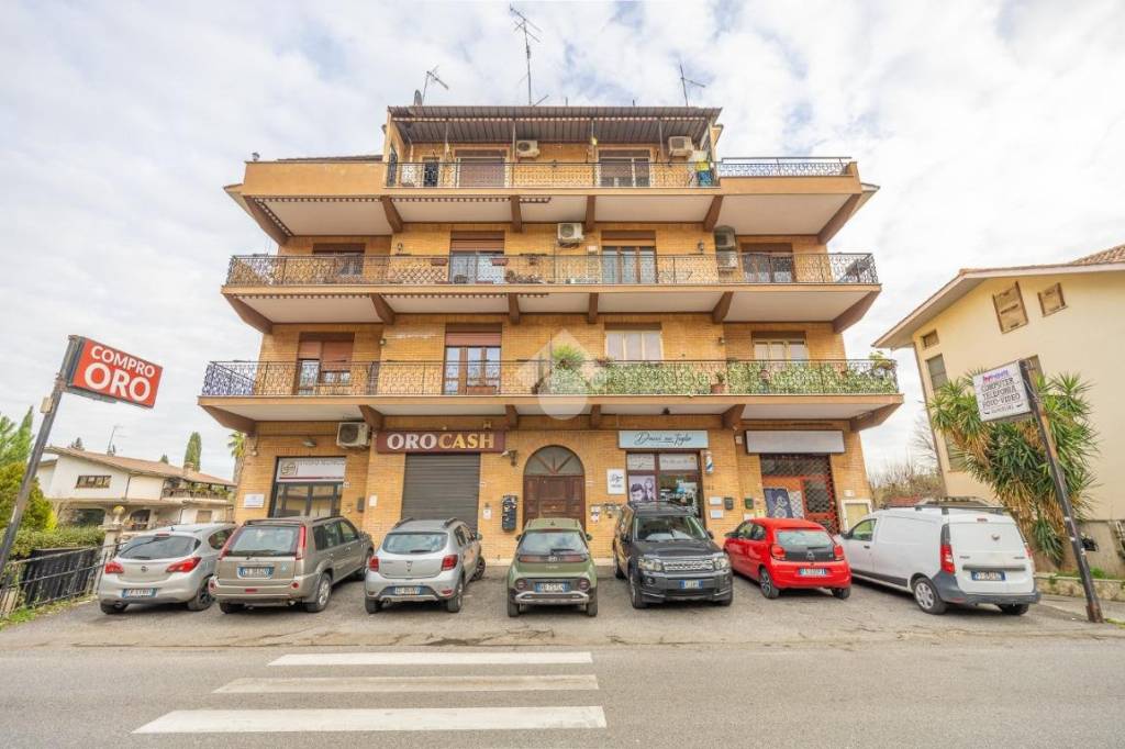 appartamento in vendita a Fonte Nuova in zona Santa Lucia