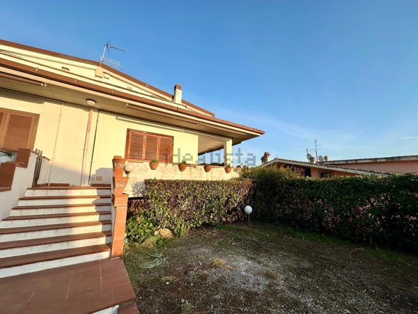 casa indipendente in vendita a Fonte Nuova in zona Torre Lupara