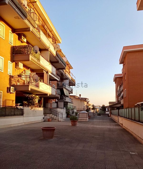 appartamento in vendita a Fonte Nuova in zona Santa Lucia