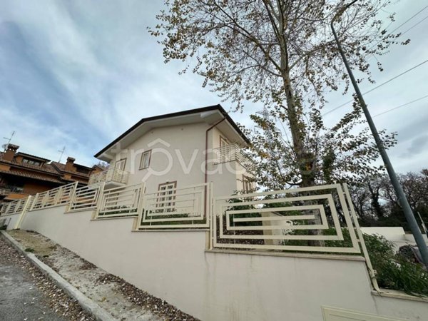 casa indipendente in vendita a Fonte Nuova