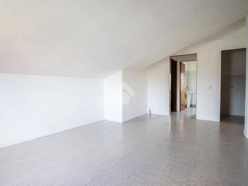 appartamento in vendita a Fonte Nuova in zona Torre Lupara