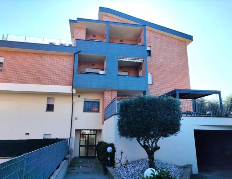 appartamento in vendita a Fonte Nuova in zona Torre Lupara