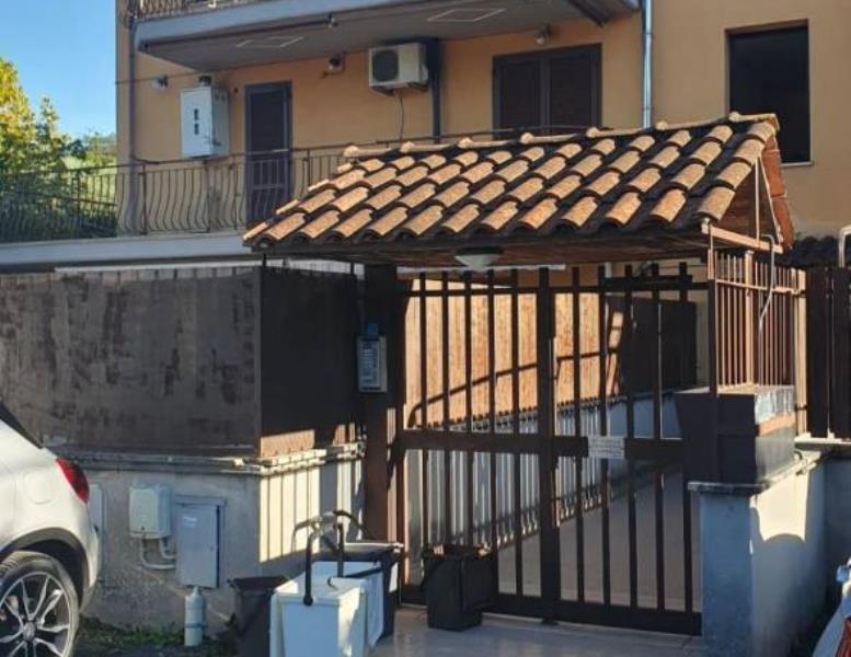 appartamento in vendita a Fonte Nuova in zona Santa Lucia