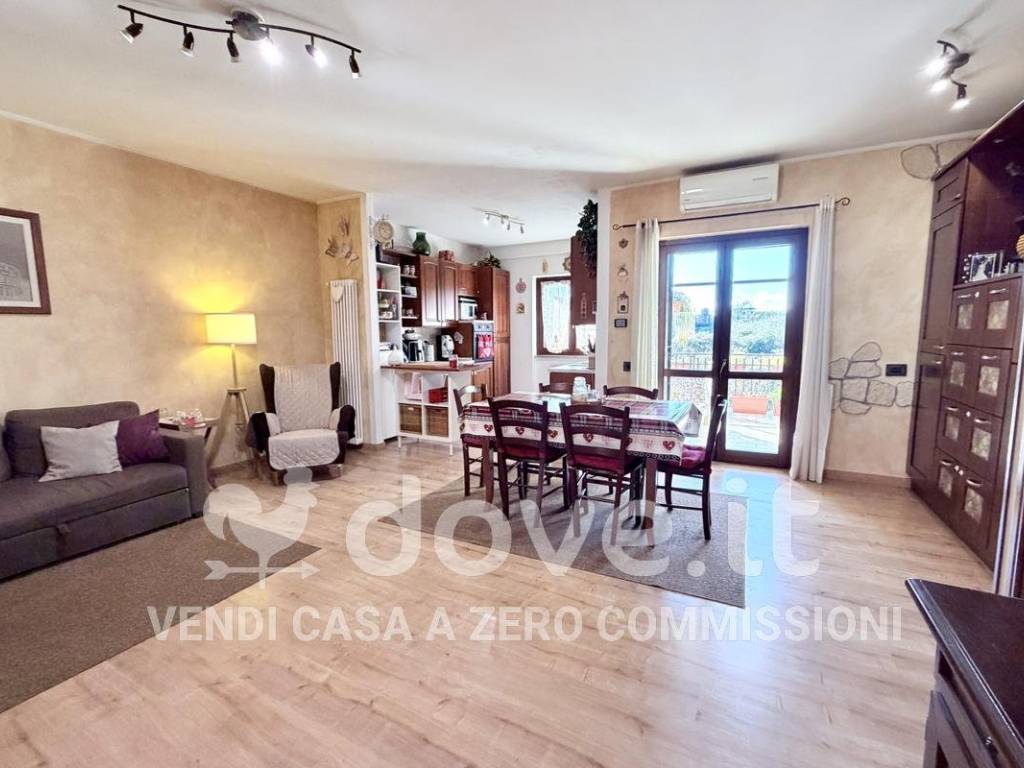 appartamento in vendita a Fonte Nuova in zona Santa Lucia