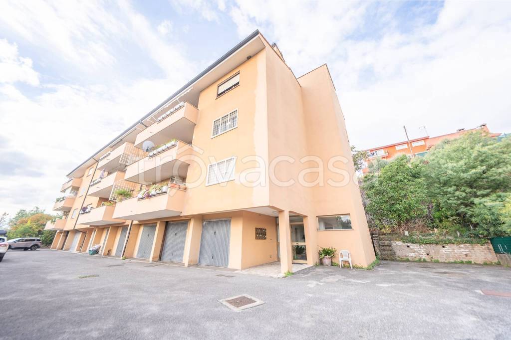 appartamento in vendita a Fonte Nuova in zona Santa Lucia