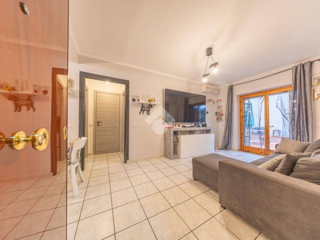 appartamento in vendita a Fonte Nuova in zona Santa Lucia