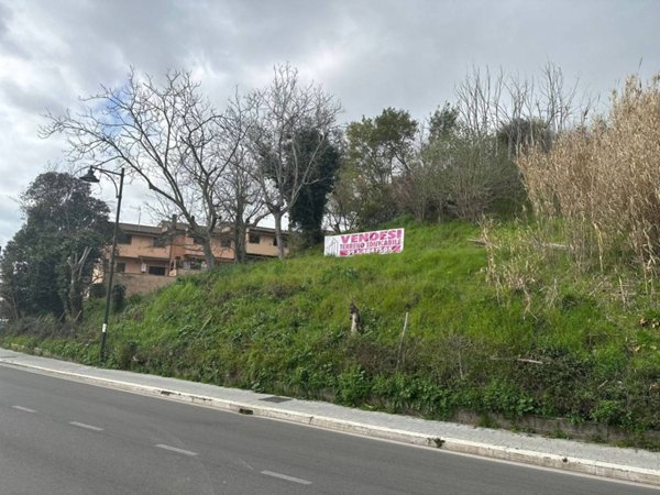 terreno edificabile in vendita a Fonte Nuova in zona Santa Lucia