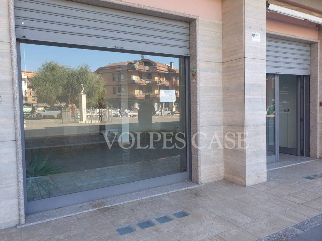 negozio in vendita a Fonte Nuova in zona Torre Lupara