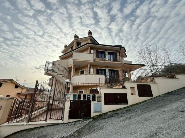 appartamento in vendita a Fonte Nuova in zona Santa Lucia