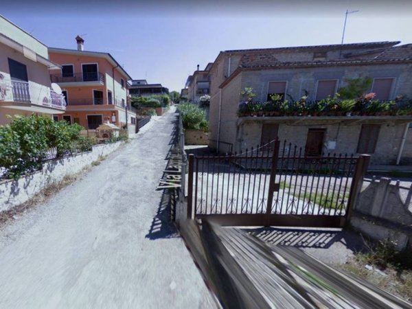 appartamento in vendita a Fonte Nuova in zona Santa Lucia