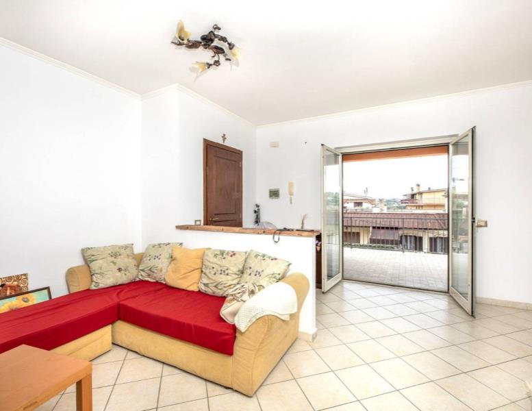 casa indipendente in vendita a Fonte Nuova in zona Santa Lucia