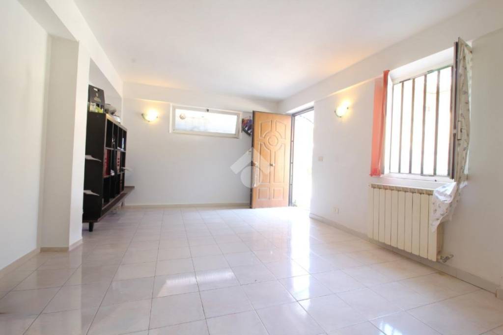 appartamento in vendita a Fonte Nuova in zona Torre Lupara