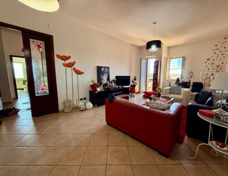 appartamento in vendita a Fonte Nuova in zona Santa Lucia