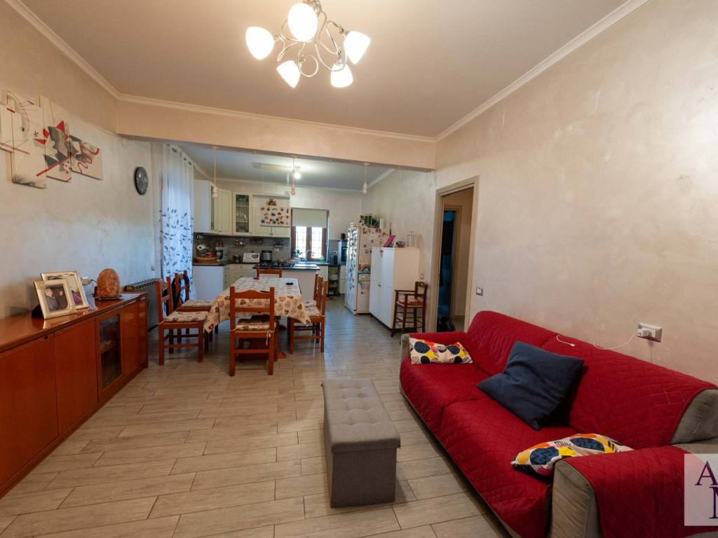 appartamento in vendita a Fonte Nuova in zona Santa Lucia
