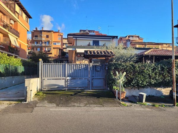 casa indipendente in vendita a Fonte Nuova in zona Torre Lupara